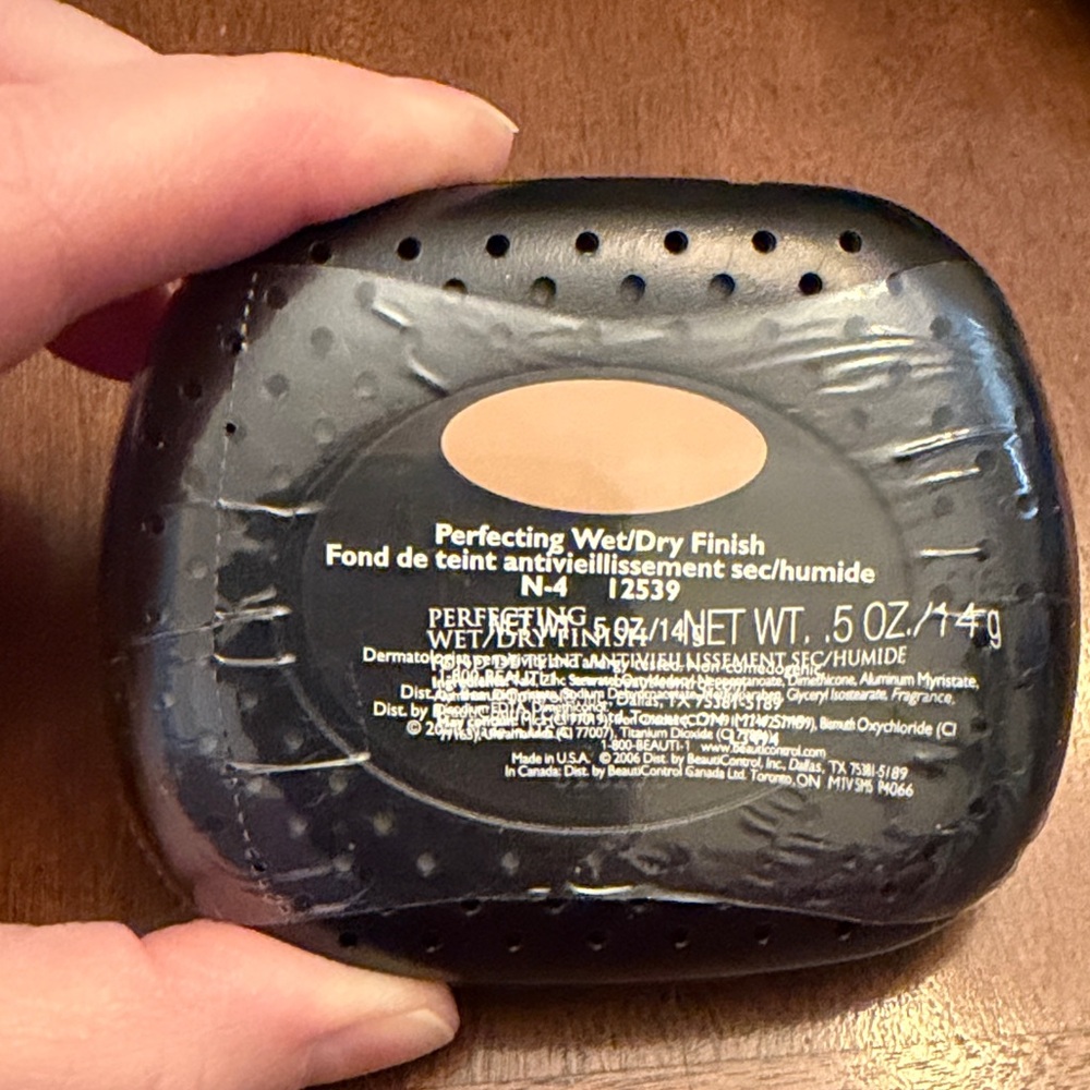 Beauticontrol Perfecting Wet/Dry Finish Compact N-4 new